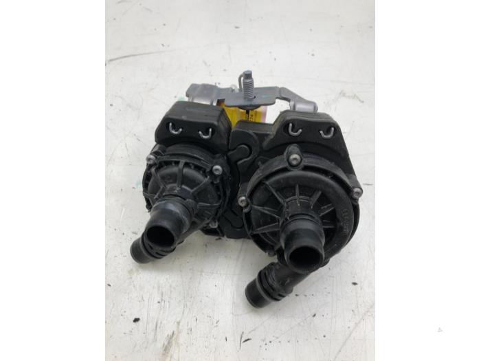 Gebruikte Waterpomp Opel Astra L (F3/FB/FM/FP) 1.6 Plug-in Hybrid Turbo 16V Prijs € 131,25 Margeregeling aangeboden door Wessel Parts & Service B.V.