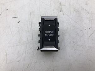 Gebruikte Schakelaar (diversen) Opel Astra L (F3/FB/FM/FP) 1.6 Plug-in Hybrid Turbo 16V Prijs € 29,00 Margeregeling aangeboden door Wessel Parts & Service B.V.