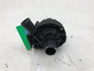 Gebruikte Waterpomp Volkswagen Crafter (SY) 2.0 TDI FWD Prijs € 79,00 Margeregeling aangeboden door Wessel Parts & Service B.V.