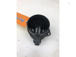 Gebruikte Luchthoeveelheidsmeter Mercedes Vito (447.6) 2.0 116 CDI 16V 4x4 Prijs € 69,00 Margeregeling aangeboden door Wessel Parts & Service B.V.