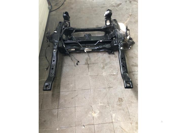 Subframe van een Mercedes-Benz Sprinter 3,5t (907.6/910.6) 317 CDI 2.0 D RWD 2023