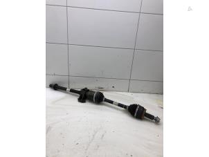 Gebruikte Aandrijfas rechts-voor Kia Sportage (NQ5E) 1.6 T-GDi MHEV 16V AWD Prijs € 125,00 Margeregeling aangeboden door Wessel Parts & Service B.V.