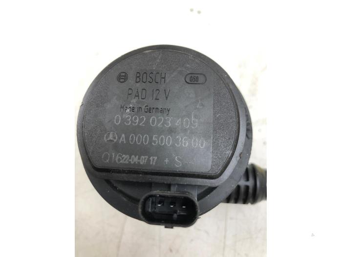 Waterpomp van een Mercedes-Benz A (177.0) 1.3 A-180 Turbo 16V 2022