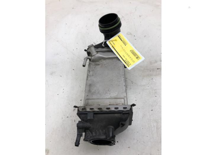 Intercooler van een Volkswagen Taigo 1.0 TSI 110 12V 2022