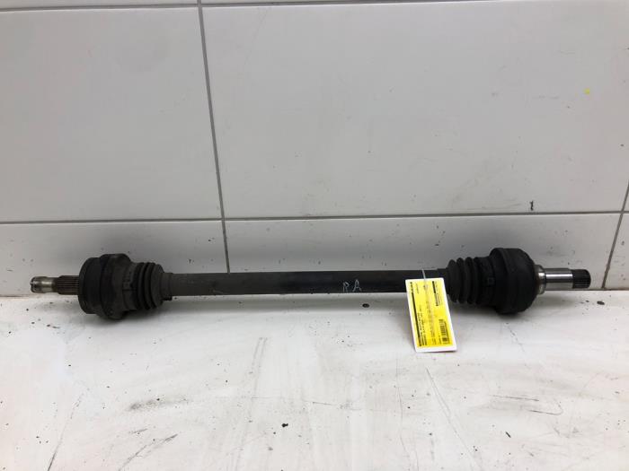 Gebruikte Aandrijfas rechts-achter Mercedes GLK (204.7/9) 3.0 350 CDI 24V 4-Matic Prijs € 103,95 Margeregeling aangeboden door Wessel Parts & Service B.V.