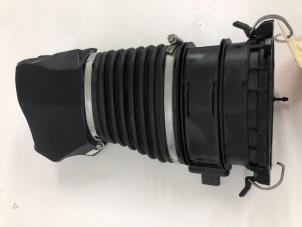 Gebruikte Luchthoeveelheidsmeter Mercedes E (W213) E-200d 1.6 Turbo 16V Prijs € 125,00 Margeregeling aangeboden door Wessel Parts & Service B.V.