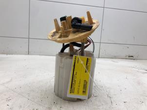 Gebruikte Tank element Pomp Mercedes E (W213) E-200d 1.6 Turbo 16V Prijs € 89,00 Margeregeling aangeboden door Wessel Parts & Service B.V.