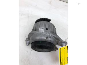 Gebruikte Motorrubber Mercedes E (W213) E-200d 1.6 Turbo 16V Prijs € 49,00 Margeregeling aangeboden door Wessel Parts & Service B.V.