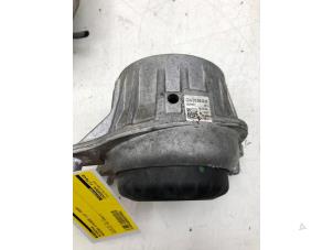 Gebruikte Motorrubber Mercedes E (W213) E-200d 1.6 Turbo 16V Prijs € 39,00 Margeregeling aangeboden door Wessel Parts & Service B.V.