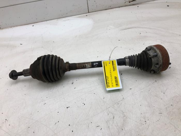 Gebruikte Aandrijfas links-voor Seat Leon ST (5FF) 1.4 TSI ACT 16V Prijs € 61,95 Margeregeling aangeboden door Wessel Parts & Service B.V.