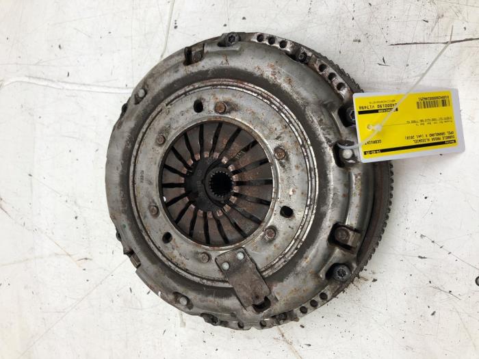 Gebruikte Vliegwiel dubbele massa Opel Grandland (X) 1.5 CDTI 130 Prijs € 208,95 Margeregeling aangeboden door Wessel Parts & Service B.V.