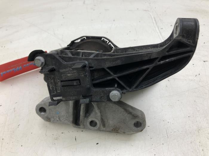 Gebruikte Motorsteun Opel Grandland (X) 1.5 CDTI 130 Prijs € 40,95 Margeregeling aangeboden door Wessel Parts & Service B.V.