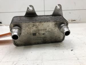 Gebruikte Oliekoeler Mercedes E (W213) E-200d 1.6 Turbo 16V Prijs € 39,00 Margeregeling aangeboden door Wessel Parts & Service B.V.