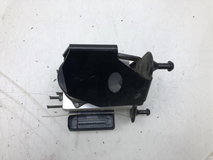 Gebruikte ABS Pomp Mercedes ML II (164/4JG) 3.0 ML-320 CDI 4-Matic V6 24V Prijs € 208,95 Margeregeling aangeboden door Wessel Parts & Service B.V.