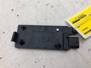 Gebruikte Antenne bluetooth Tesla Model Y (5YJY) RWD Prijs € 99,00 Margeregeling aangeboden door Wessel Parts & Service B.V.