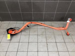 Gebruikte Oplaadpunt stekker aansluiting Tesla Model Y (5YJY) RWD Prijs € 225,00 Margeregeling aangeboden door Wessel Parts & Service B.V.