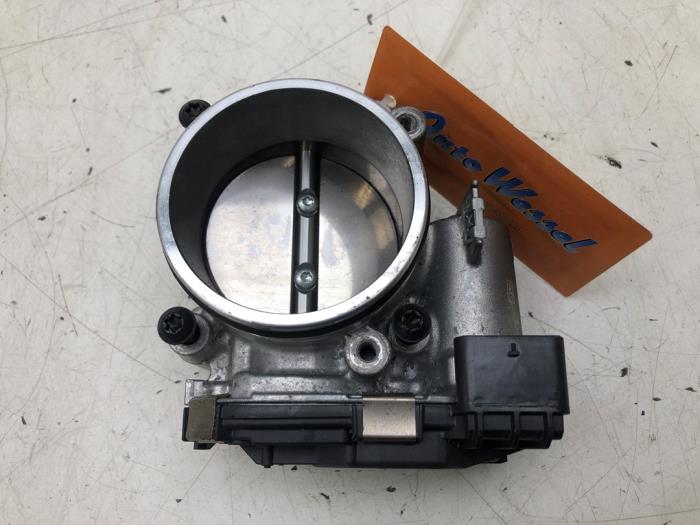 Gebruikte Gasklephuis Mercedes C (W206) C-300 e 2.0 Turbo Prijs € 103,95 Margeregeling aangeboden door Wessel Parts & Service B.V.