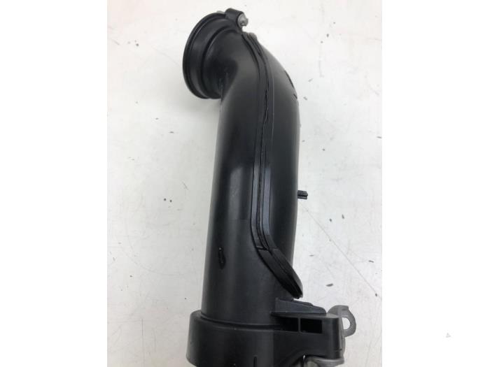 Gebruikte Intercooler Buis Mercedes C (W206) C-300 e 2.0 Turbo Prijs € 82,95 Margeregeling aangeboden door Wessel Parts & Service B.V.
