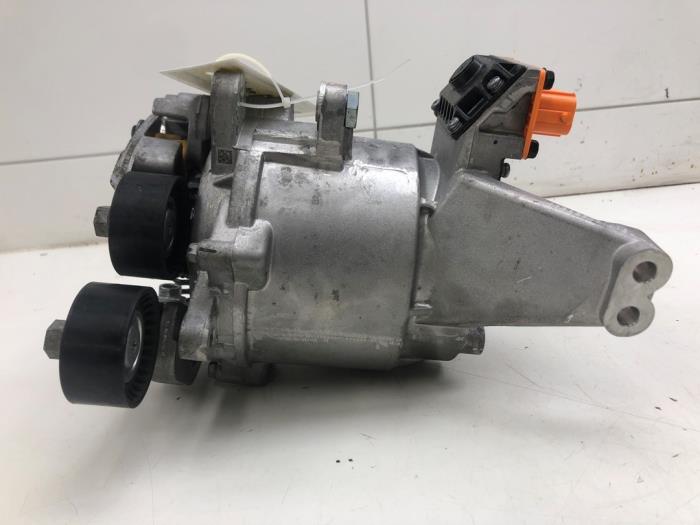 Gebruikte Dynamo Hyundai Tucson (NX) 1.6 T-GDI HEV HTRAC Prijs € 261,45 Margeregeling aangeboden door Wessel Parts & Service B.V.