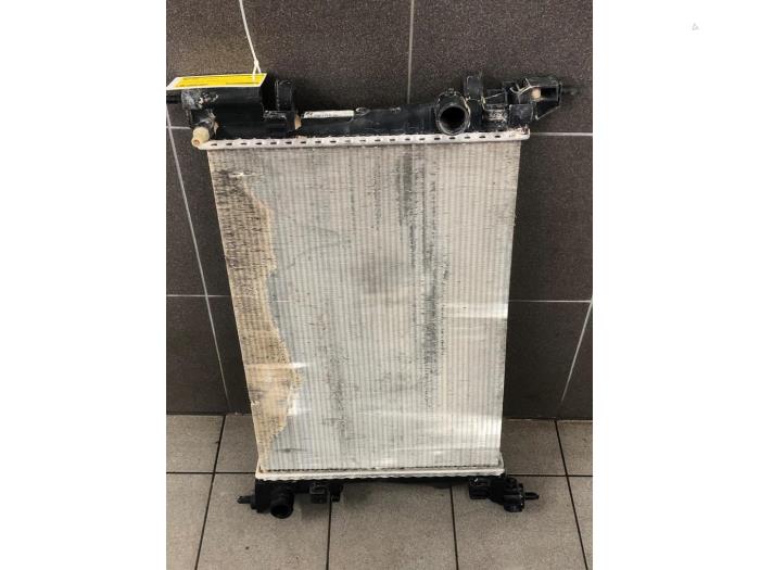 Gebruikte Radiateur Opel Corsa E 1.4 16V Prijs € 40,95 Margeregeling aangeboden door Wessel Parts & Service B.V.
