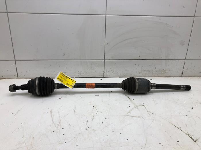 Gebruikte Steekas rechts-voor Mercedes GLE (W166) 350d 3.0 V6 24V BlueTEC 4-Matic Prijs € 131,25 Margeregeling aangeboden door Wessel Parts & Service B.V.
