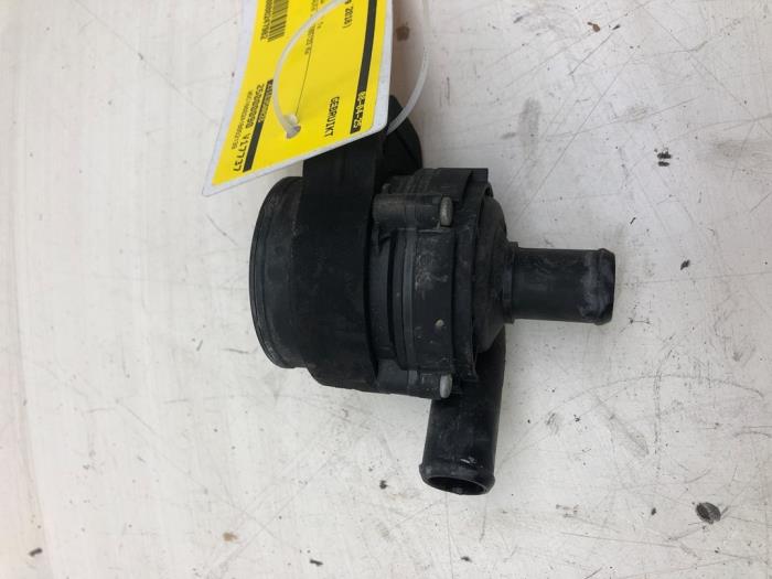 Gebruikte Waterpomp Mercedes GLE (W166) 350d 3.0 V6 24V BlueTEC 4-Matic Prijs € 30,45 Margeregeling aangeboden door Wessel Parts & Service B.V.