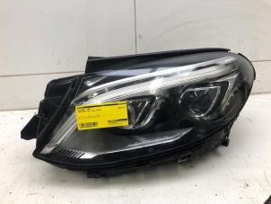 Gebruikte Linker Koplamp Mercedes GLE (W166) 350d 3.0 V6 24V BlueTEC 4-Matic Prijs € 1.249,00 Margeregeling aangeboden door Wessel Parts & Service B.V.