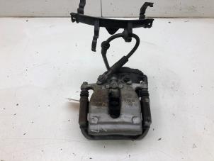 Gebruikte Remklauw (Tang) links-achter Mercedes GLE (V167) 350 e 2.0 16V 4-Matic Prijs € 225,00 Margeregeling aangeboden door Wessel Parts & Service B.V.