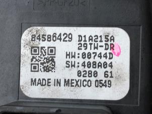 Gebruikte Schakelaar Elektrisch Raam Chevrolet Camaro 2.0 Turbo 16V Prijs € 89,00 Margeregeling aangeboden door Wessel Parts & Service B.V.