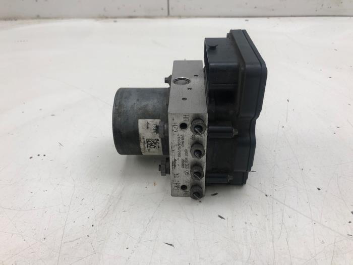 Gebruikte ABS Pomp Mercedes Sprinter 3,5t (910.0/910.1/907.1/907.2) 316 CDI 2.1 D RWD Prijs € 261,45 Margeregeling aangeboden door Wessel Parts & Service B.V.