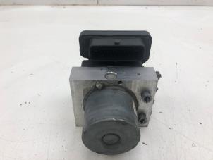 ABS Pomp van een Mercedes-Benz Sprinter 3,5t (910.0/910.1/907.1/907.2) 316 CDI 2.1 D RWD 2022