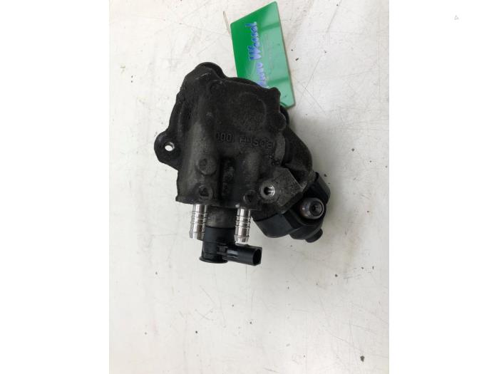 Gebruikte Dieselpomp Volkswagen Transporter/Caravelle T5 2.0 TDI BlueMotion Prijs € 261,45 Margeregeling aangeboden door Wessel Parts & Service B.V.