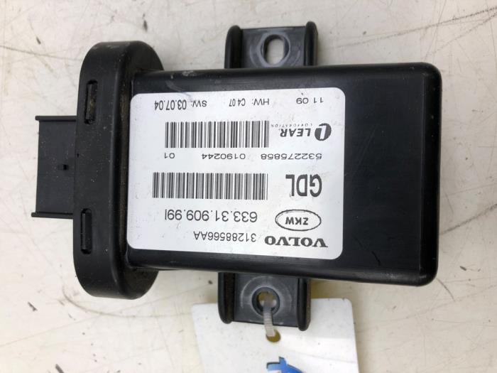 Gebruikte Computer Verlichting Volvo V70 (BW) 2.4 D5 20V 205 Prijs € 40,95 Margeregeling aangeboden door Wessel Parts & Service B.V.