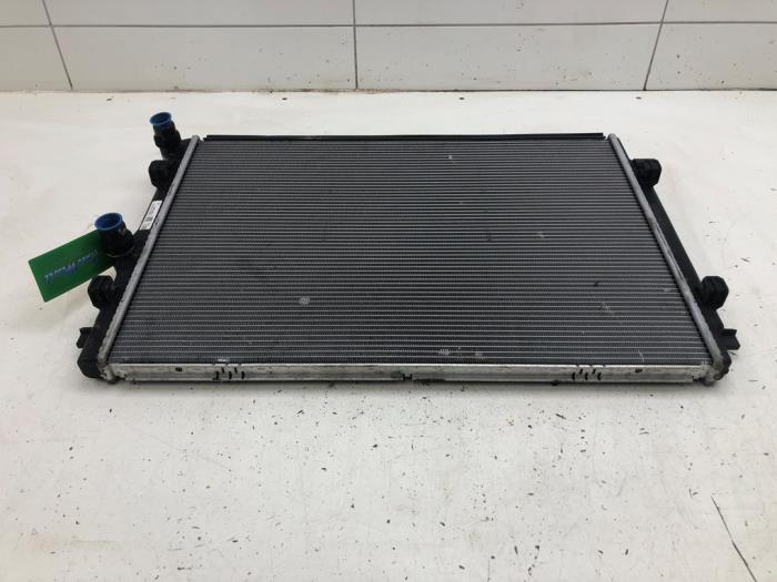 Gebruikte Radiateur Skoda Superb Combi (3V5) 1.5 TSI Evo 16V Prijs € 93,45 Margeregeling aangeboden door Wessel Parts & Service B.V.