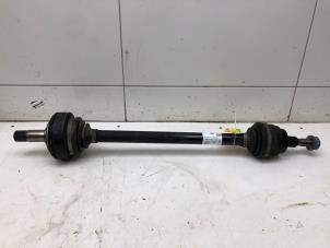 Gebruikte Aandrijfas links-achter Mercedes V (447.8) 2.0 300d 16V Prijs € 399,00 Margeregeling aangeboden door Wessel Parts & Service B.V.