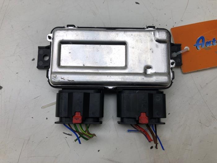 Gebruikte Brandstofpomp module Mercedes V (447.8) 2.0 300d 16V Prijs € 30,45 Margeregeling aangeboden door Wessel Parts & Service B.V.
