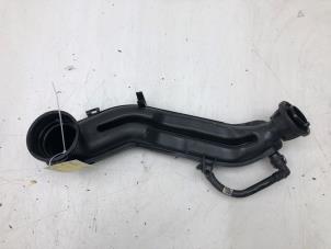 Gebruikte Intercooler Buis Skoda Superb Combi (3V5) 1.5 TSI Evo 16V Prijs € 49,00 Margeregeling aangeboden door Wessel Parts & Service B.V.