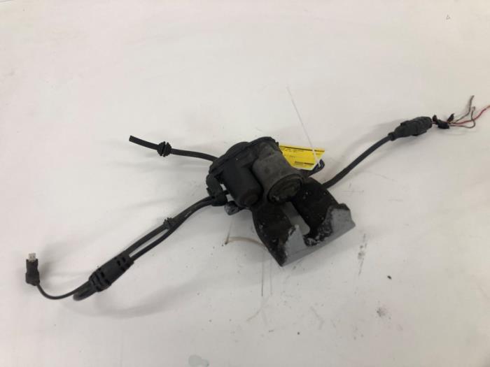 Remklauw (Tang) links-achter van een Mercedes-Benz GLE (V167) 350de 2.0 Turbo 16V 4-Matic 2021