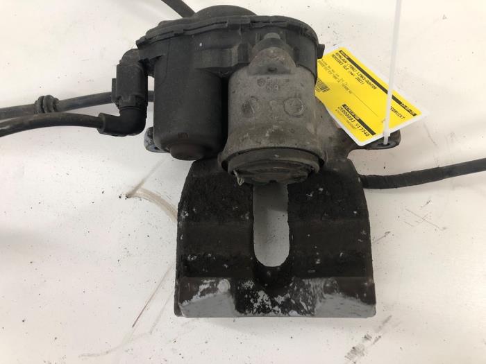 Remklauw (Tang) links-achter van een Mercedes-Benz GLE (V167) 350de 2.0 Turbo 16V 4-Matic 2021