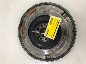 Gebruikte Vliegwiel Mercedes GLE (V167) 350de 2.0 Turbo 16V 4-Matic Prijs € 299,00 Margeregeling aangeboden door Wessel Parts & Service B.V.