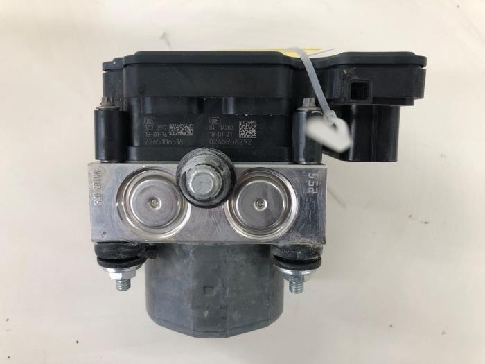 Gebruikte ABS Pomp Opel Corsa E 1.2 16V Prijs € 51,45 Margeregeling aangeboden door Wessel Parts & Service B.V.