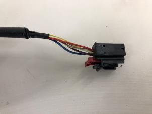 Gebruikte Spiegel Buiten links Volkswagen Polo VI (AW1) 1.6 TDI 16V 80 Prijs € 175,00 Margeregeling aangeboden door Wessel Parts & Service B.V.