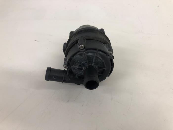Gebruikte Waterpomp Volkswagen Up! (121) e-Up! Prijs € 61,95 Margeregeling aangeboden door Wessel Parts & Service B.V.