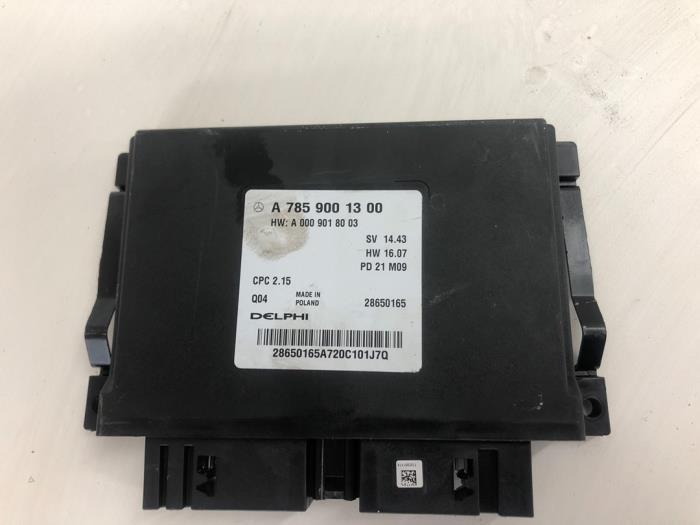 Gebruikte Computer Diversen Mercedes EQC (N293) 400 4-Matic 80 kWh Prijs € 156,45 Margeregeling aangeboden door Wessel Parts & Service B.V.