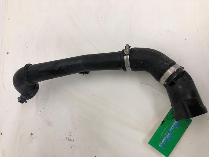 Gebruikte Intercooler Buis Volkswagen Polo VI (AW1) 1.6 TDI 16V 80 Prijs € 36,75 Margeregeling aangeboden door Wessel Parts & Service B.V.