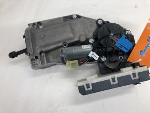 Gebruikte Achterklep motor Mercedes EQC (N293) 400 4-Matic Prijs € 175,00 Margeregeling aangeboden door Wessel Parts & Service B.V.