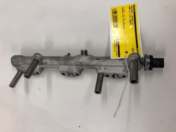 Gebruikte Common rail (Injectie) BMW X1 (F48) sDrive 18i 1.5 12V TwinPower Turbo Prijs € 93,45 Margeregeling aangeboden door Wessel Parts & Service B.V.