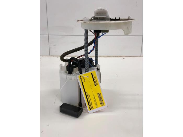 Gebruikte Tank element Pomp Opel Astra K 1.2 Turbo 12V Prijs € 40,95 Margeregeling aangeboden door Wessel Parts & Service B.V.