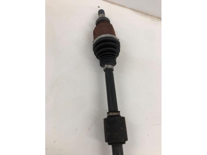 Gebruikte Aandrijfas rechts-voor Opel Astra K 1.2 Turbo 12V Prijs € 236,25 Margeregeling aangeboden door Wessel Parts & Service B.V.