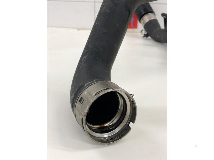Gebruikte Intercooler Buis Opel Astra K 1.2 Turbo 12V Prijs € 61,95 Margeregeling aangeboden door Wessel Parts & Service B.V.